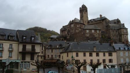 The chateau at Estaing on a wet day